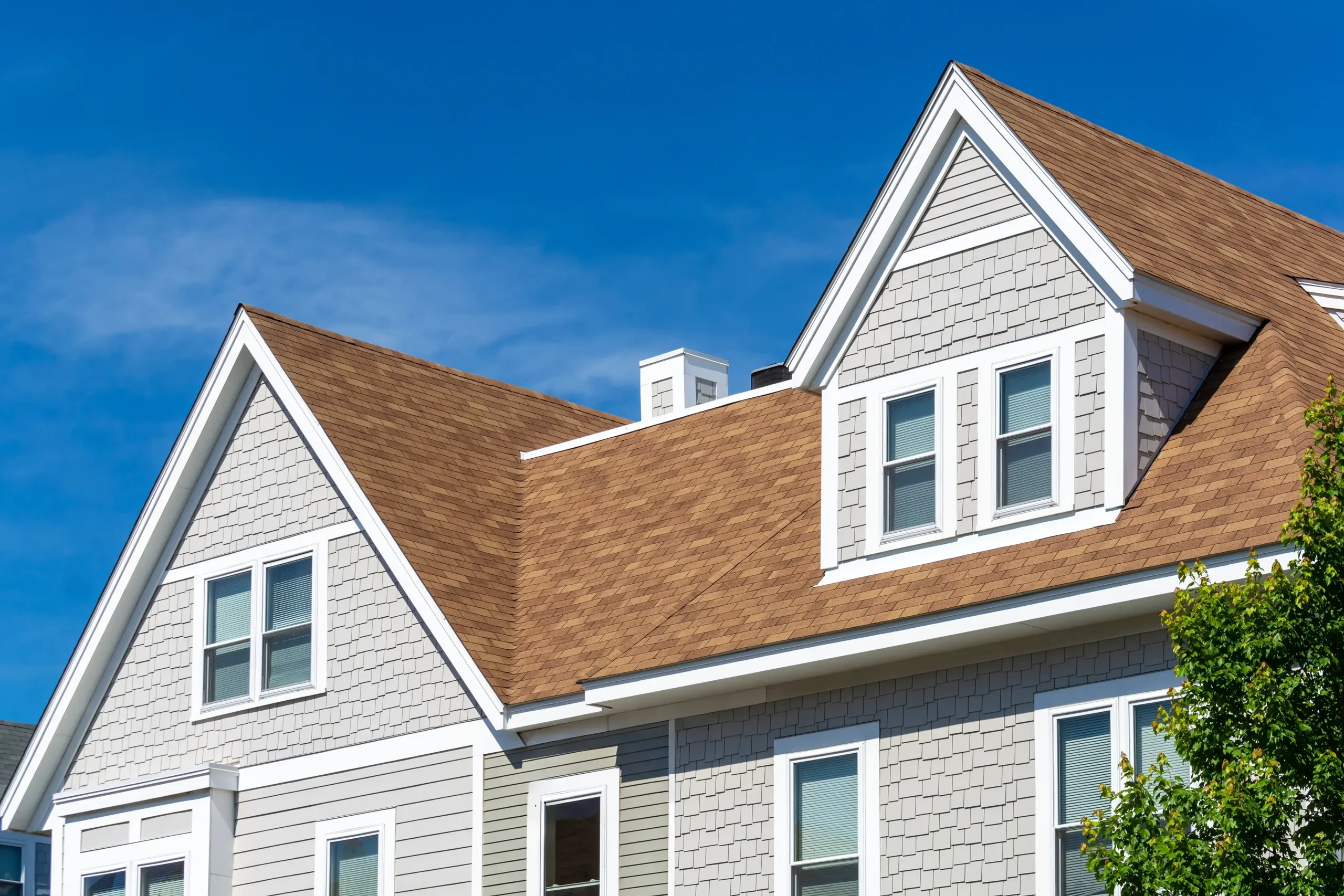 roofing-contractor-in-st-paul-mn-new-asphalt-shingle-roof-on-modern-home